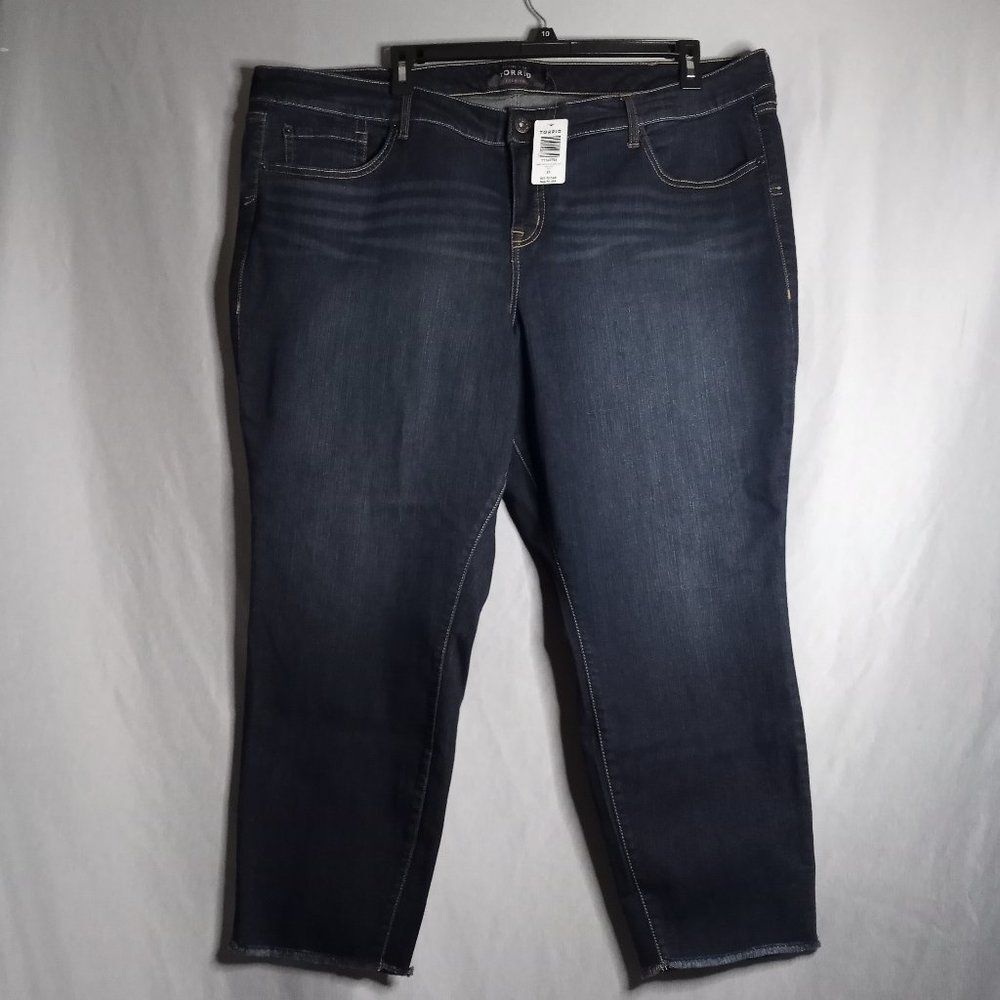 Torrid Premium Boyfriend Crop Frayed Hem Women's Dark Wash Jeans Size 26 NWT
